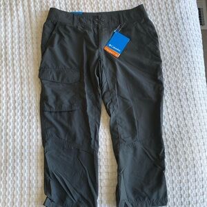 Columbia gray capris NWT